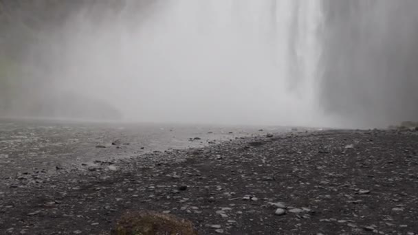 Iceland Waterfall Skogafoss Tilt — Stockvideo