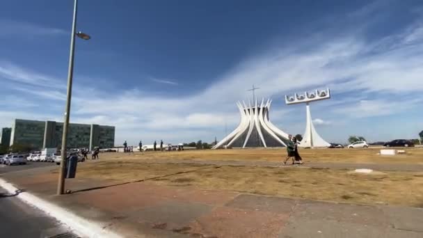 Driving Metropolitan Cathedral Braslia Ministries Esplanade Brasilia Brazil — Stockvideo