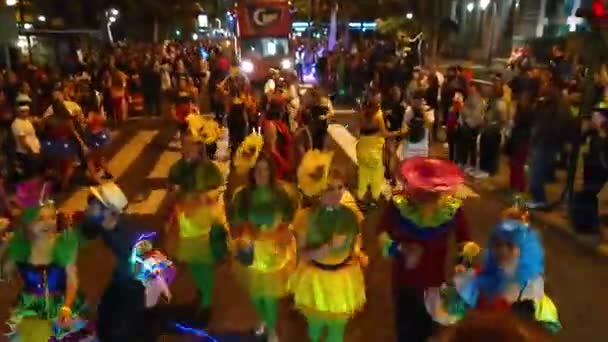 Disguised People Dancing Enjoying Themselves Gran Canaria Carnival Canary Islands — Stockvideo