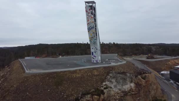 Approaching Worlds Tallest Climbing Tower Lillesand Norway Aerial Far While — Stock Video