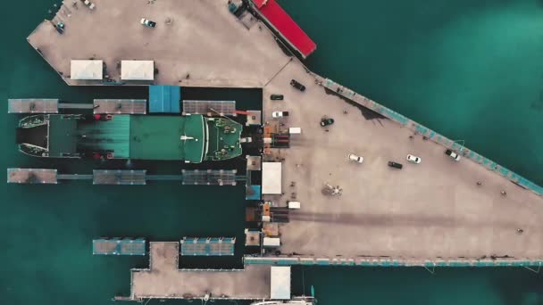 Move Right People Cars Leave Ferry Pier Moving Road Leaving — Stok video