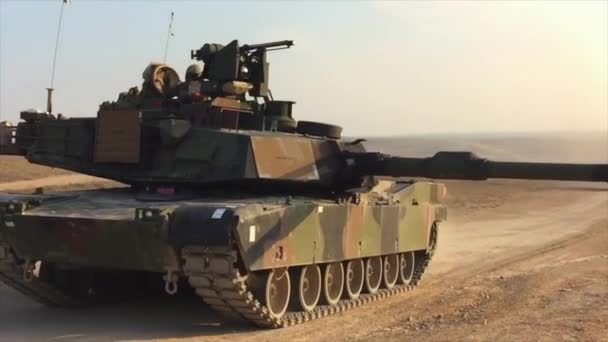 Tank Drives Close — Vídeo de Stock