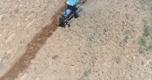 Tractor Plowing Beatiful Landscape 50Fps Shot Dji Pt4 — Stock Video