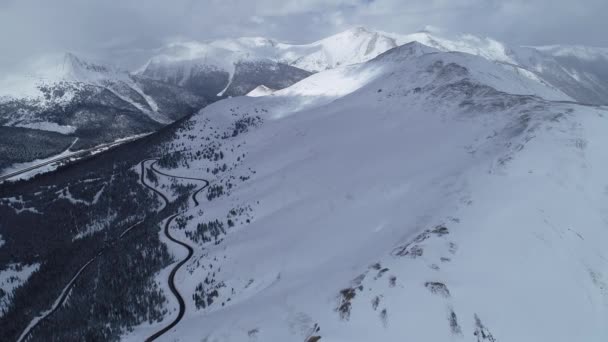 Storm Brewing Peaks Loveland Pass Colorado Aerial Views Mountains Highway — Stockvideo