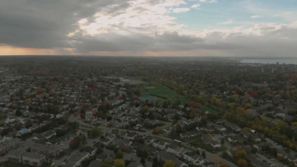 Aerial Footage Small Town Larger City Large River Sky Scrapers — Wideo stockowe