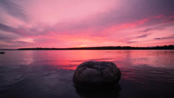 Big Stone Water Colorful Sunset Lake — Vídeo de Stock