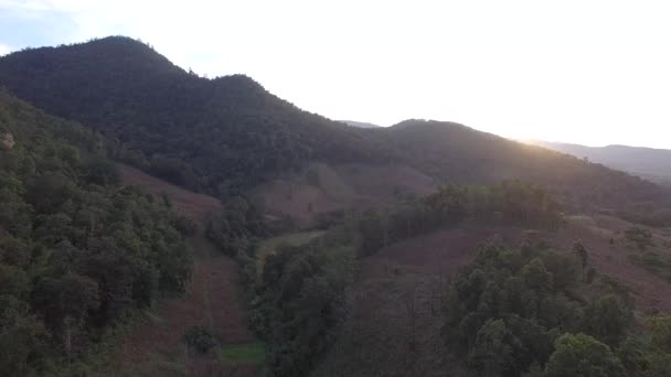 Tayland Kuzeyindeki Dağlık Arazi Antenleri — Stok video