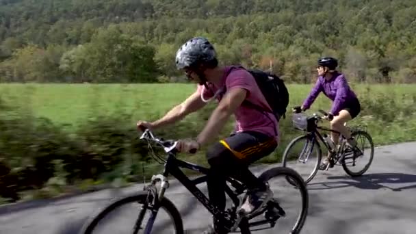 Teenage Boy Biking Helmet Glasses Rural Road Farmhouse Mother Bike — Αρχείο Βίντεο