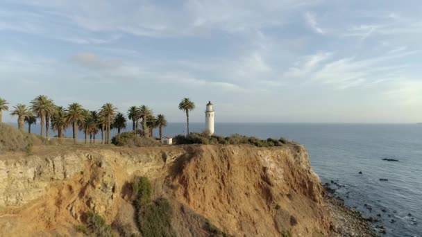 著名的维森特角灯塔 Rancho Palos Verdes 的日落空中录像 一名Dji幻影4Pro无人机在加州洛杉矶度假期间拍摄的视频 — 图库视频影像