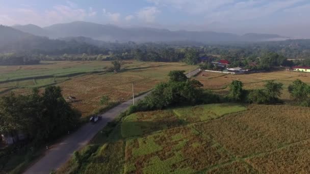 Campo Pueblo Pueblo Montaña Provincia Phrae Tailandia Tiro Aéreo — Vídeo de stock