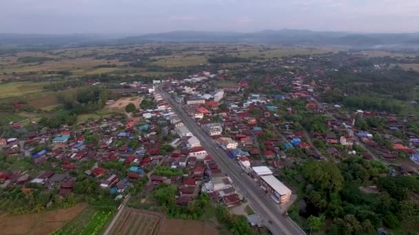Деревня Сельская Горная Деревня Провинции Прэ Таиланд Аэросъемка — стоковое видео