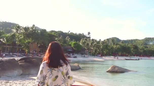 Girl Walks Beach Stones Sun Beds — Video