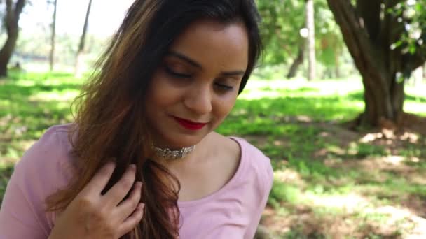 Beautiful Indian Woman Smiling Looking Camera — Vídeo de Stock