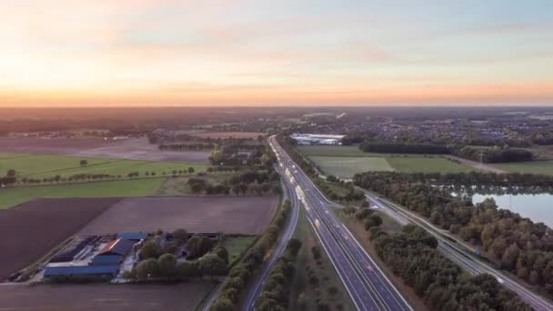 Aerial Hyperlapse Cars Traveling Highway Fall Evening — Αρχείο Βίντεο