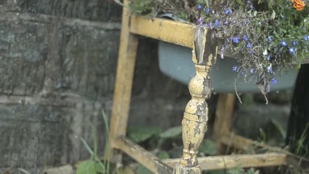 Arreglo Floral Una Silla — Vídeos de Stock