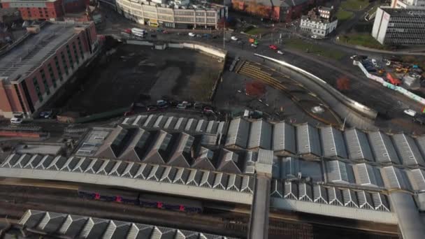 Drone Disparo Sobre Ciudad Sheffield Panorámica Sobre Estación Tren Sheffield — Vídeos de Stock