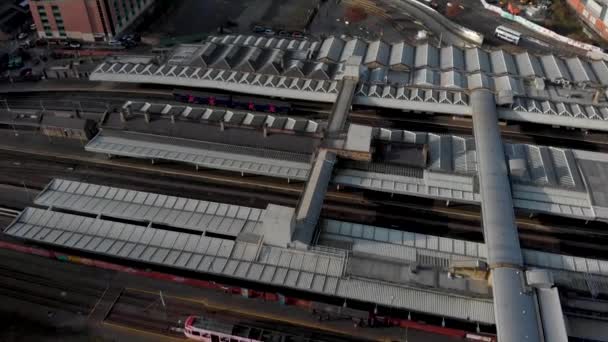 Drone Shot City Sheffield Panning Train Station Sheffield Hallam Park — Stockvideo