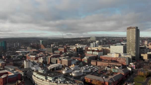 Снимок Дрона Над Шеффилдом Панорамный Вид Железнодорожный Вокзал Шеффилд Халлам — стоковое видео