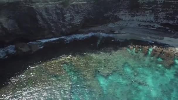 Aerial View Broken Beach Nusa Penida Island Bali Indonesia — 비디오