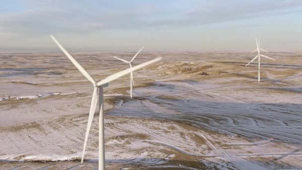 Luftaufnahmen Von Windkraftanlagen Einem Kalten Winternachmittag Calhan Colorado — Stockvideo
