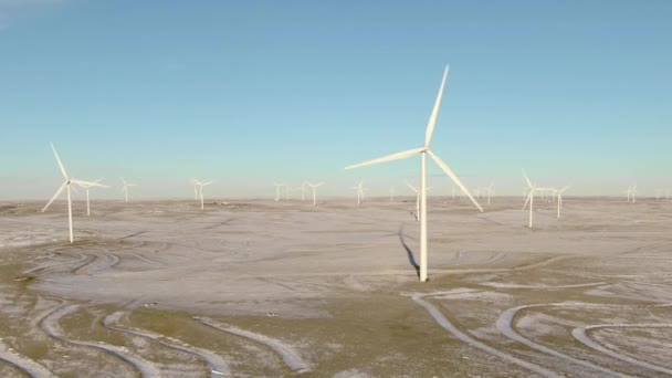 Zdjęcia Lotnicze Turbin Wiatrowych Chłodne Zimowe Popołudnie Calhan Kolorado — Wideo stockowe
