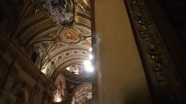 Panning Shot Interior Cathedral — Vídeos de Stock