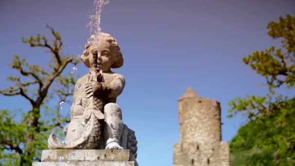 Waterspout Spring Statue Slow Motion Water Dripping Tower Background — Wideo stockowe