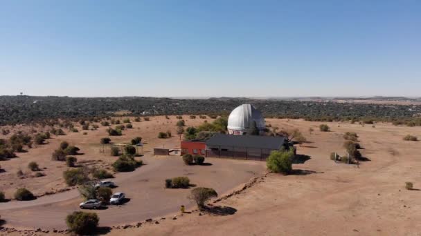 Drone Drop Shot Observatory Nature Reserve Sunny Day — Vídeo de stock