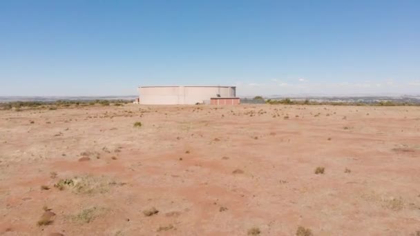 Drone Reveal Shot Water Supply Tank Supplying Water Town Background — Stockvideo