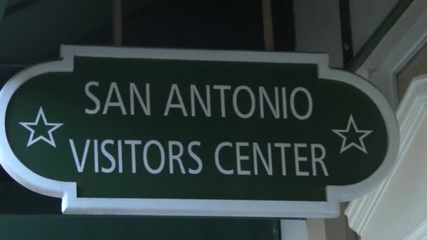 Quick Closeup Shot San Antonio Visitors Center Sign — 图库视频影像