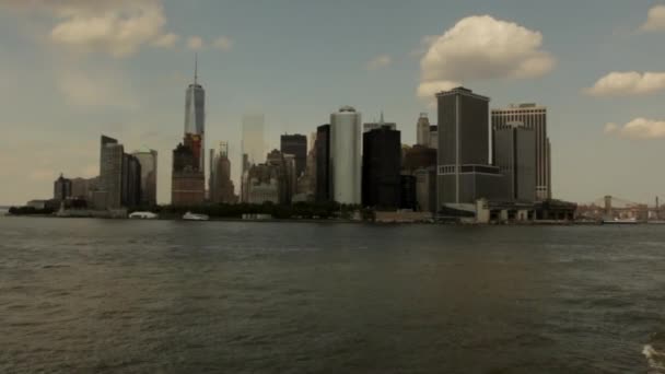 Footage Boat Leaving Lower Manhattan Husdon River You Can See — Stock Video