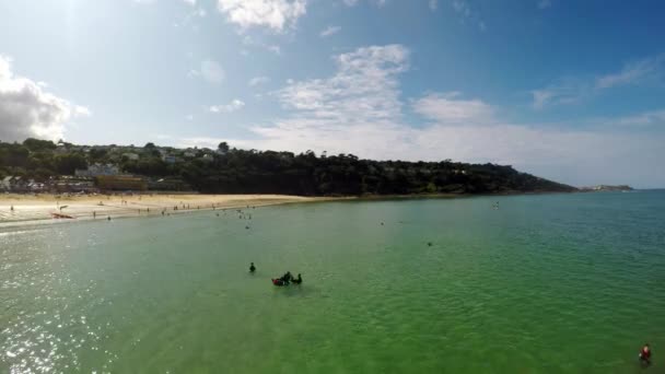 Letecký Výhled Pláž Moře Pobřeží Zátoky Carbis Ives Cornwall — Stock video