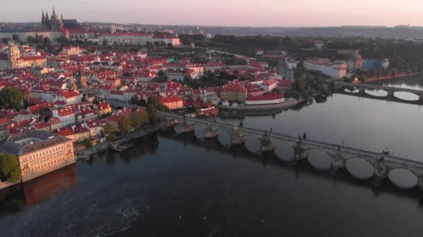 Letecký Pohled Vltavu Pražský Hrad Při Východu Slunce Praha — Stock video