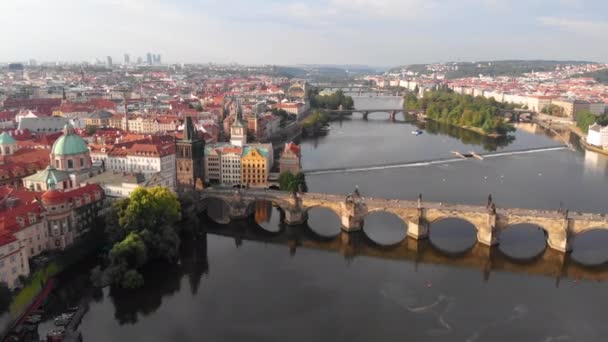 Aerial View Vltava River Charles Bridge Prague Czech Republic — 비디오