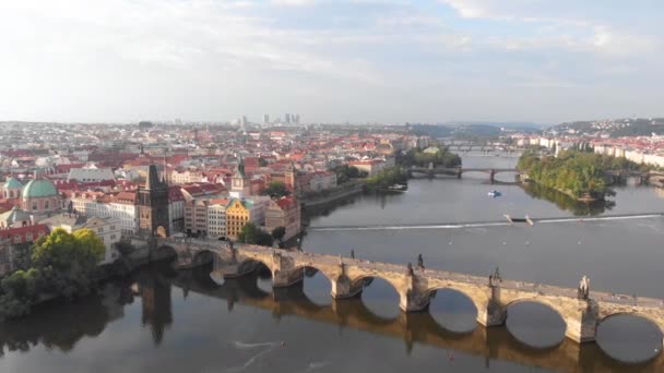 Aerial View Vltava River Charles Bridge Prague Czech Republic — Vídeo de Stock