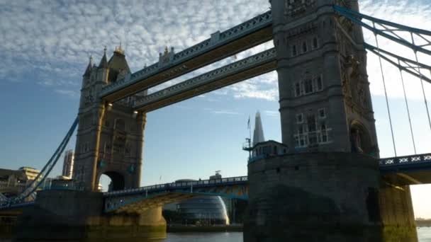 View Tower Bridge Thames River London England — Vídeos de Stock