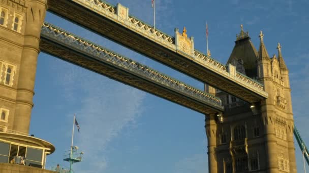 View Tower Bridge Thames River London England — Stockvideo