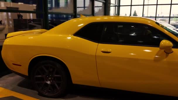 Side Panning View Stunning Yellow Dodge Challenger Muscle Car — Stok video