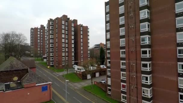 Yüksekteki Gökdelenlerin Hava Görüntüsü Stoke Şehrinde Artan Nüfusu Karşılamak Için — Stok video
