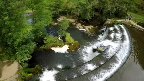 Aerial Footage Landscape Photographer Tourists Admiring Waterfall Derbyshire Peak District — Video