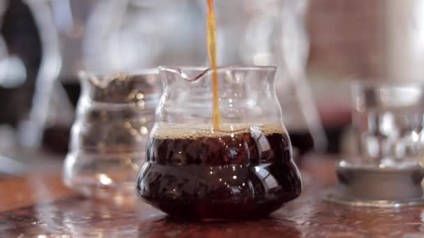 Καφές Τρίτου Κύματος Pour Latte Ετοιμάζεται Ένα Hip Καφέ Στο — Αρχείο Βίντεο