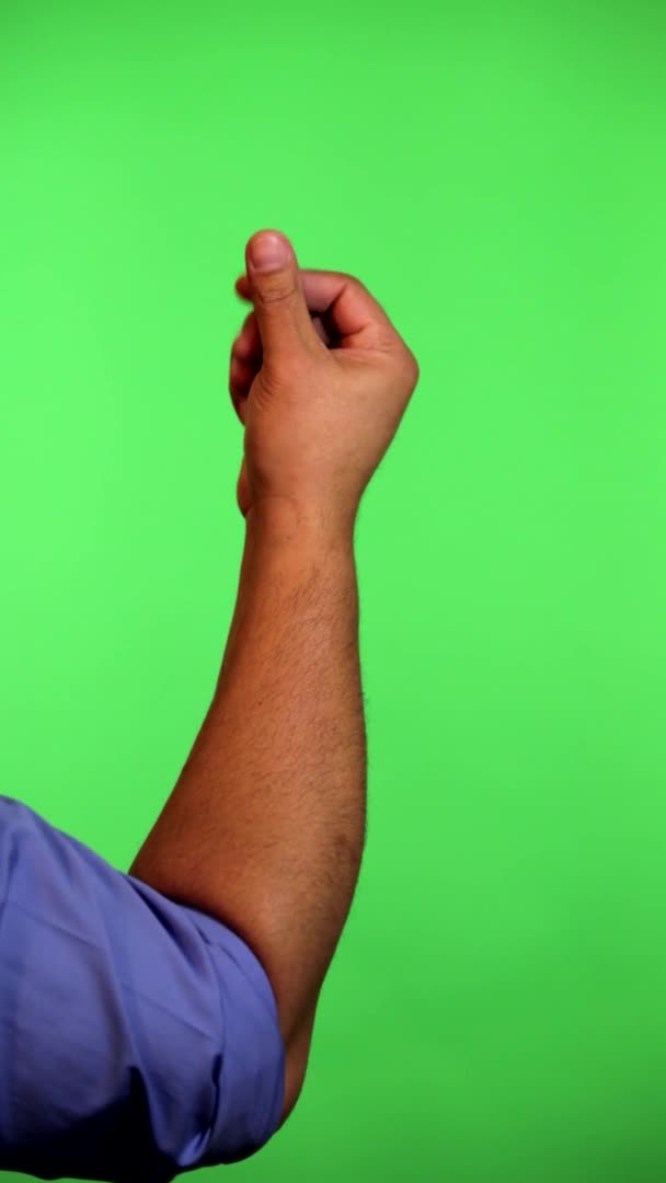 Рука Перед Зеленым Экраном Которую Можно Использовать Желанию Поворот Изображения — стоковое видео
