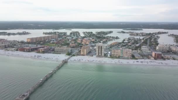 Aerial Drone View Pier Clearwater Beach — ストック動画
