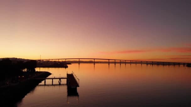 Puente San Diego Coronado Vista Desde Muelle Amanecer Drone Aéreo — Vídeo de stock