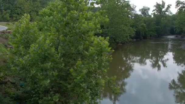 Drone Rocky River Basse Altitude — Video