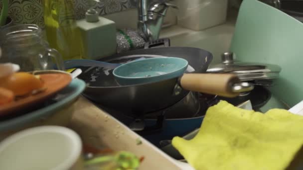 Брудний Посуд Залишки Їжі Кухонній Мисці Вдень — стокове відео