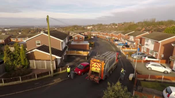 Aerial View Dustmen Putting Recycling Waste Waste Truck Bin Men — Vídeo de stock