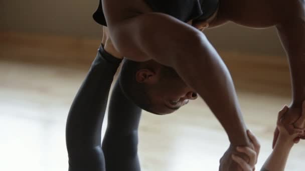 Partner Yoga Performance Done Two Professional Instructors — Stockvideo