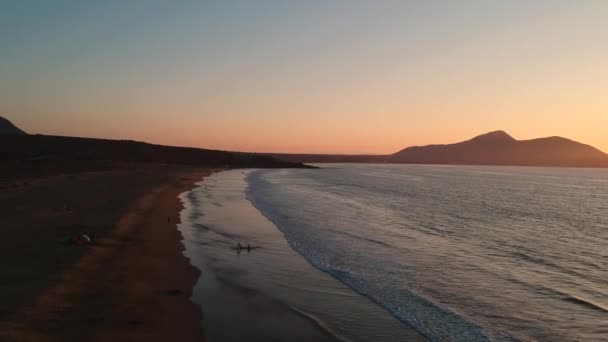 Descend Beach Sunset Drone Footage — 图库视频影像