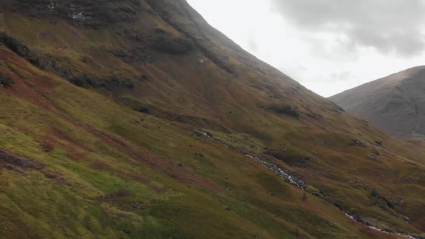 Flying Stream Making Its Way Downhill Epic Landscape Glencoe Area — Vídeo de Stock